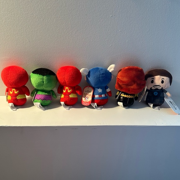 Smashing Set of 6 Marvel Heroes, Hallmark itty bitty’s ⭐️♥️ - Picture 5 of 9